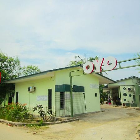 Oyo 1596 Taman Homestay Syariah دماي المظهر الخارجي الصورة