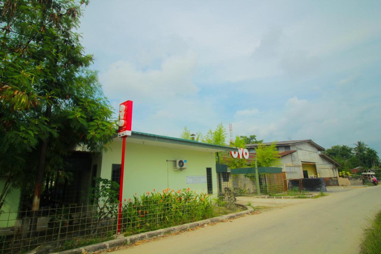 Oyo 1596 Taman Homestay Syariah دماي المظهر الخارجي الصورة