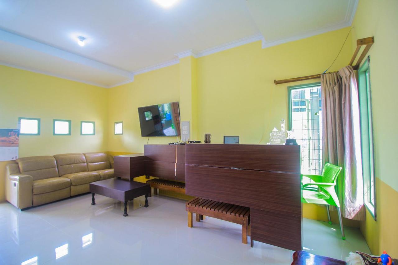 Oyo 1596 Taman Homestay Syariah دماي المظهر الخارجي الصورة